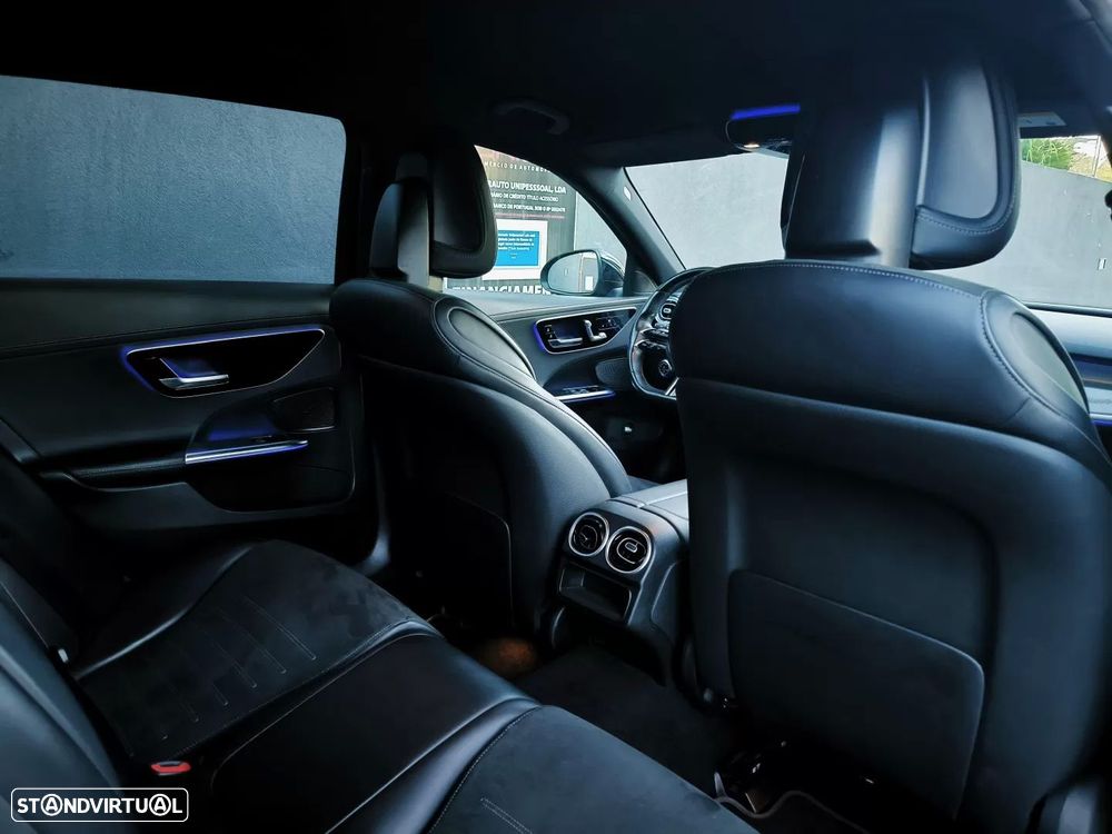 Mercedes-Benz C 300 d AMG Line - 24