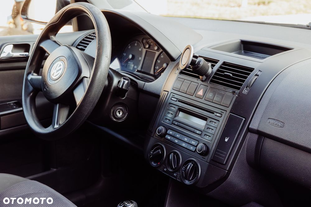 Volkswagen Polo 2003 photo 4