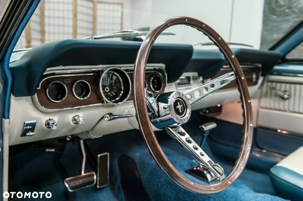 Ford Mustang - 2
