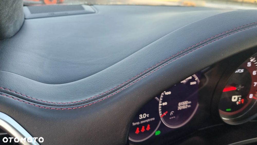 Porsche Cayenne - 22