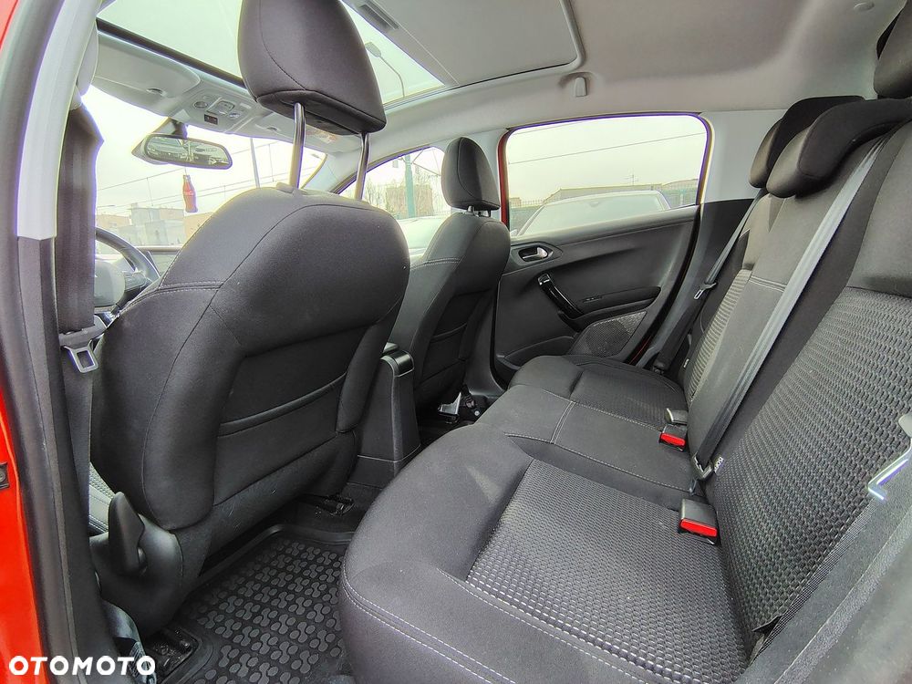 Peugeot 208 1.2 PureTech Allure - 11