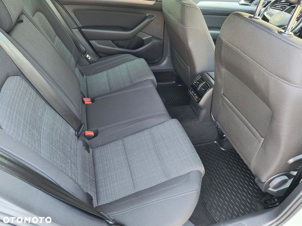 Volkswagen Passat 2.0 TDI EVO Business DSG - 12