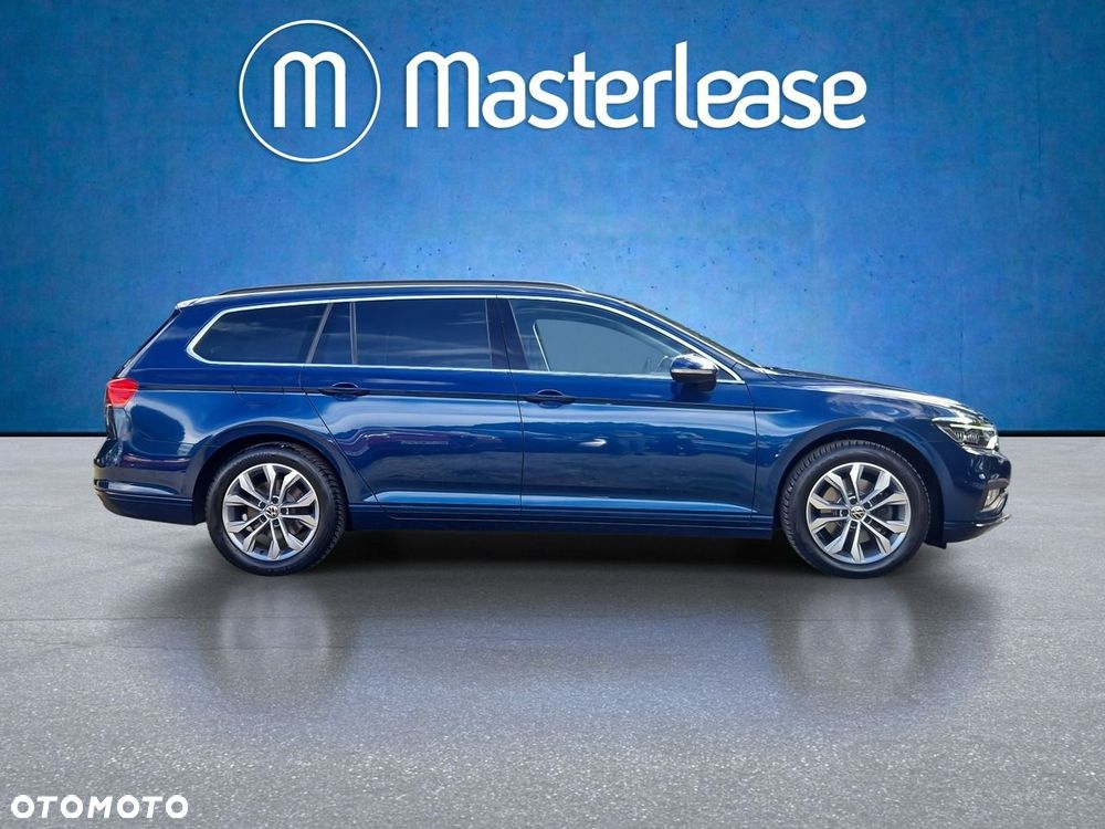 Volkswagen Passat - 4