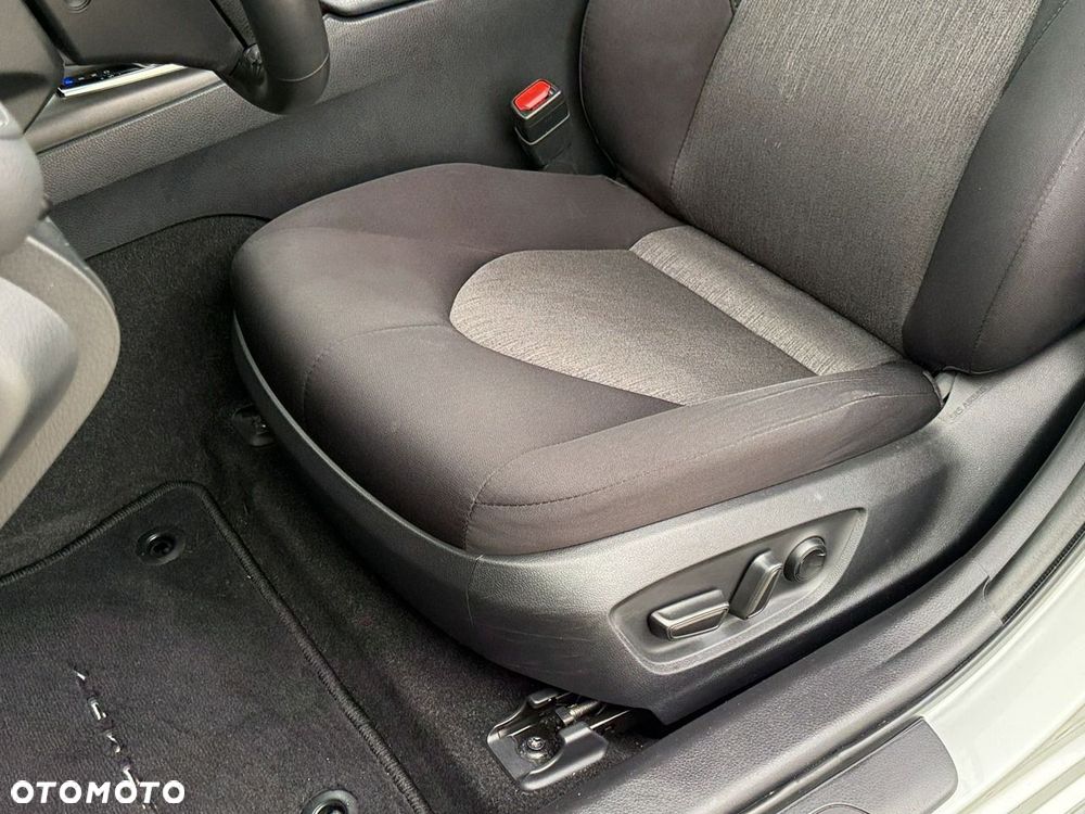 Toyota Camry - 18