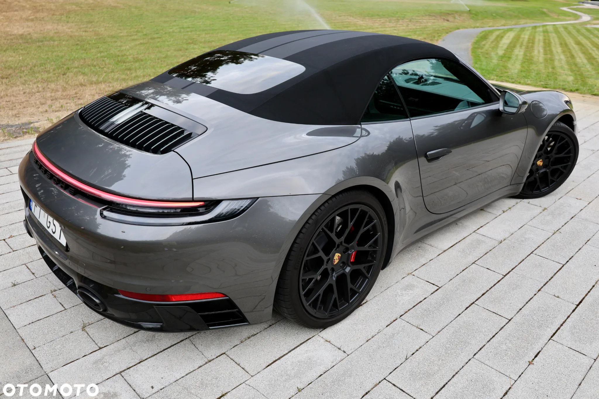 Porsche 911 Carrera 4 GTS Cabrio - 11