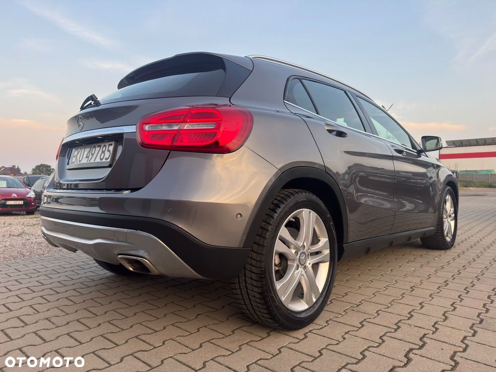 Mercedes-Benz GLA - 27