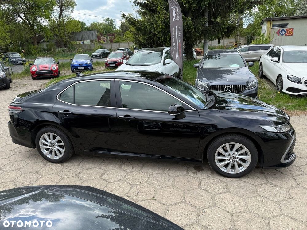 Toyota Camry - 4