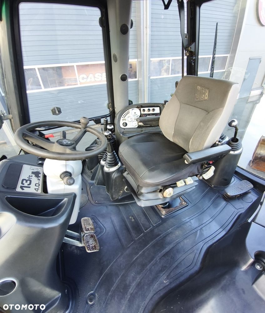 JCB 3CX CONTRACTOR - 11