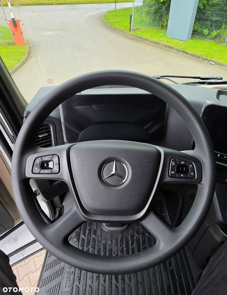 Mercedes-Benz actros - 7