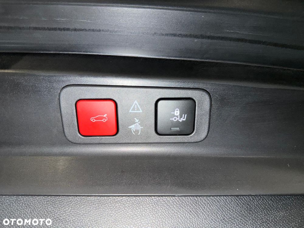 Peugeot 5008 PureTech 180 EAT8 Stop & Start GT - 23