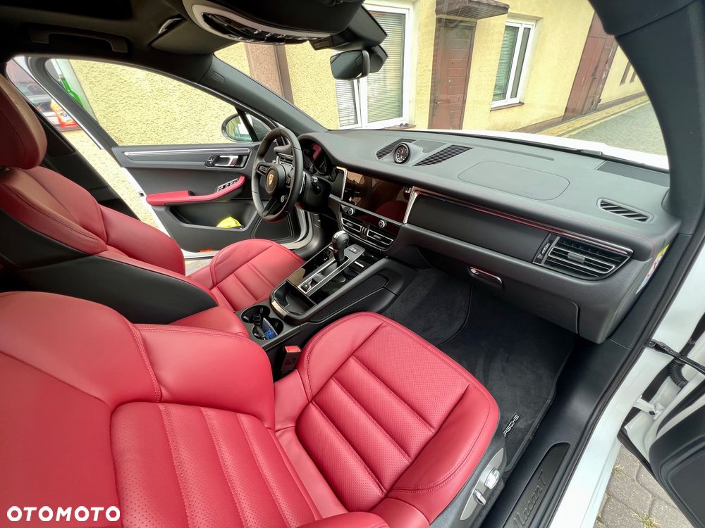 Porsche Macan T - 31