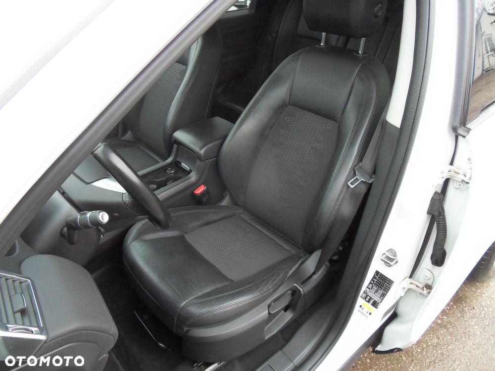 Land Rover Discovery Sport 2.0 TD4 HSE Luxury - 15