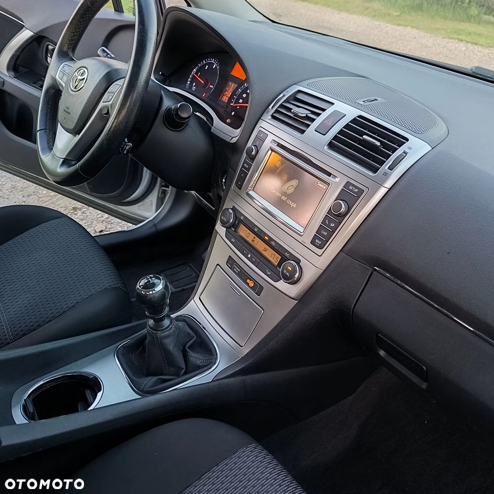 Toyota Avensis 2.0 D-4D Comfort - 20