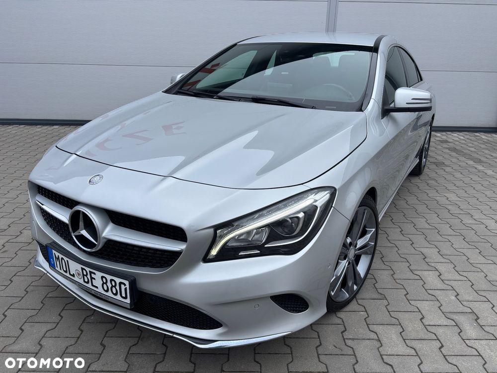 Mercedes-Benz CLA 180 7G-DCT Urban - 1