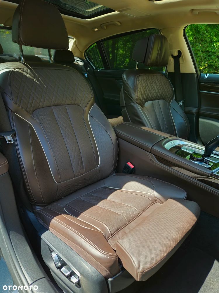 BMW Seria 7 750Li Edition Exclusive - 28