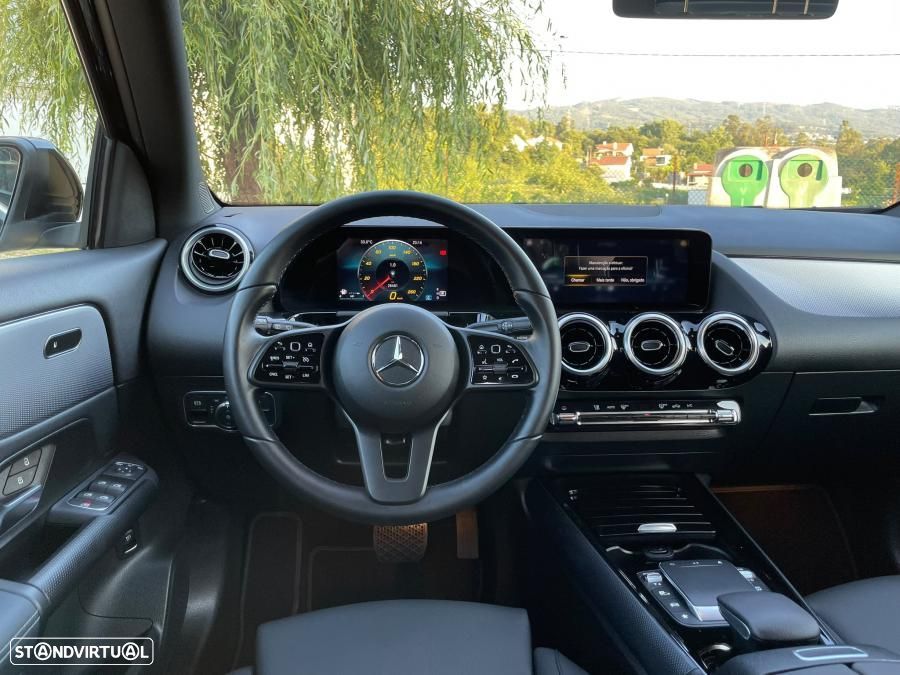 Mercedes-Benz GLA 180 7G-DCT Progressive - 10
