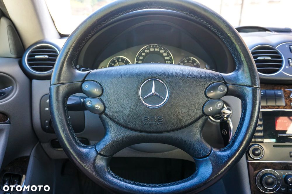 Mercedes-Benz CLK - 28