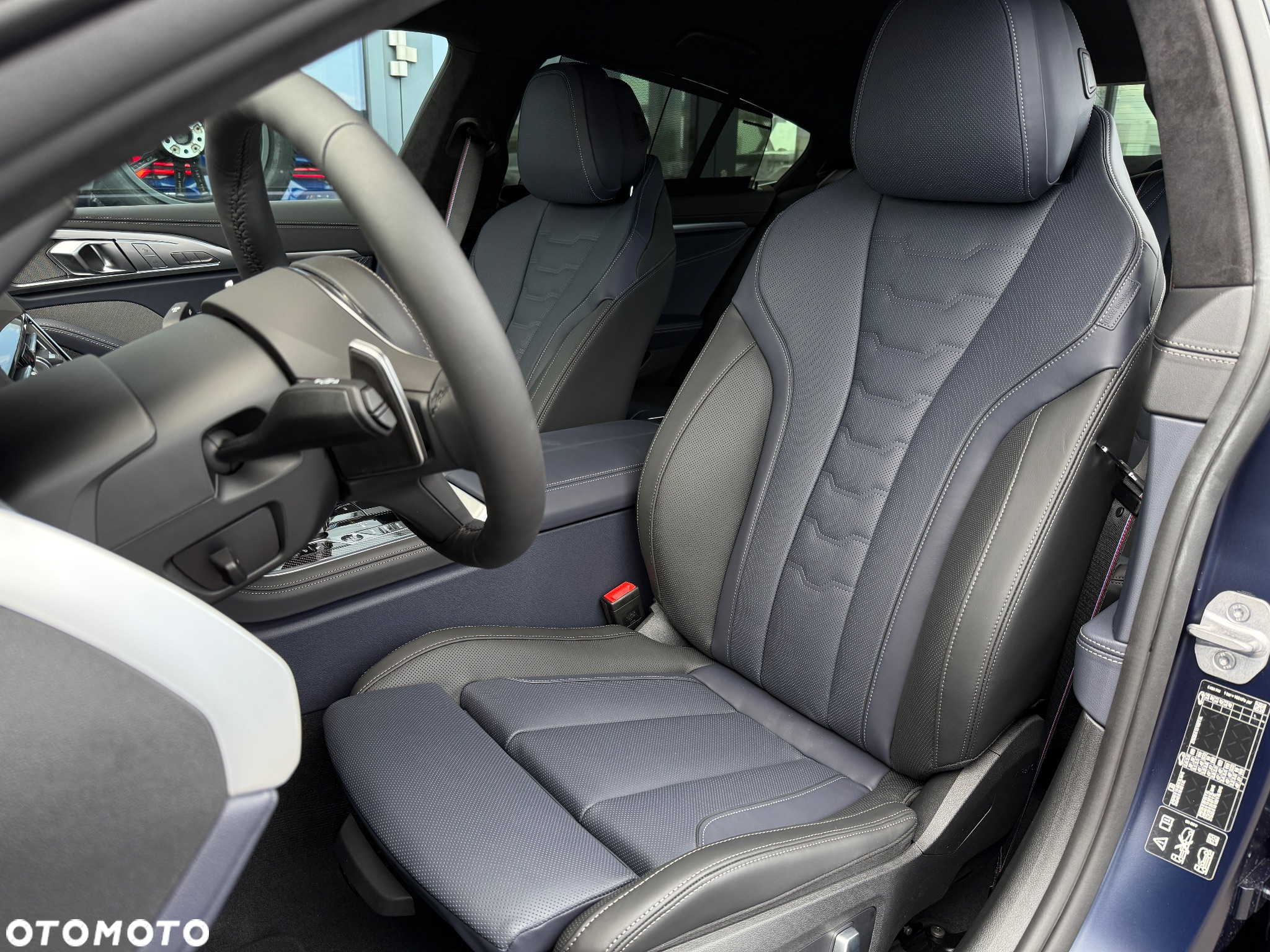 BMW Seria 8 - 18