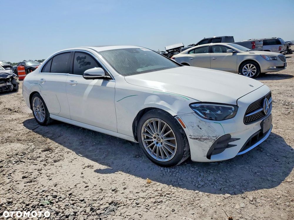 Mercedes-Benz Klasa E 300 9G-TRONIC - 4
