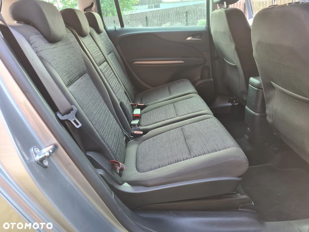 Opel Zafira Tourer 1.8 Style - 23