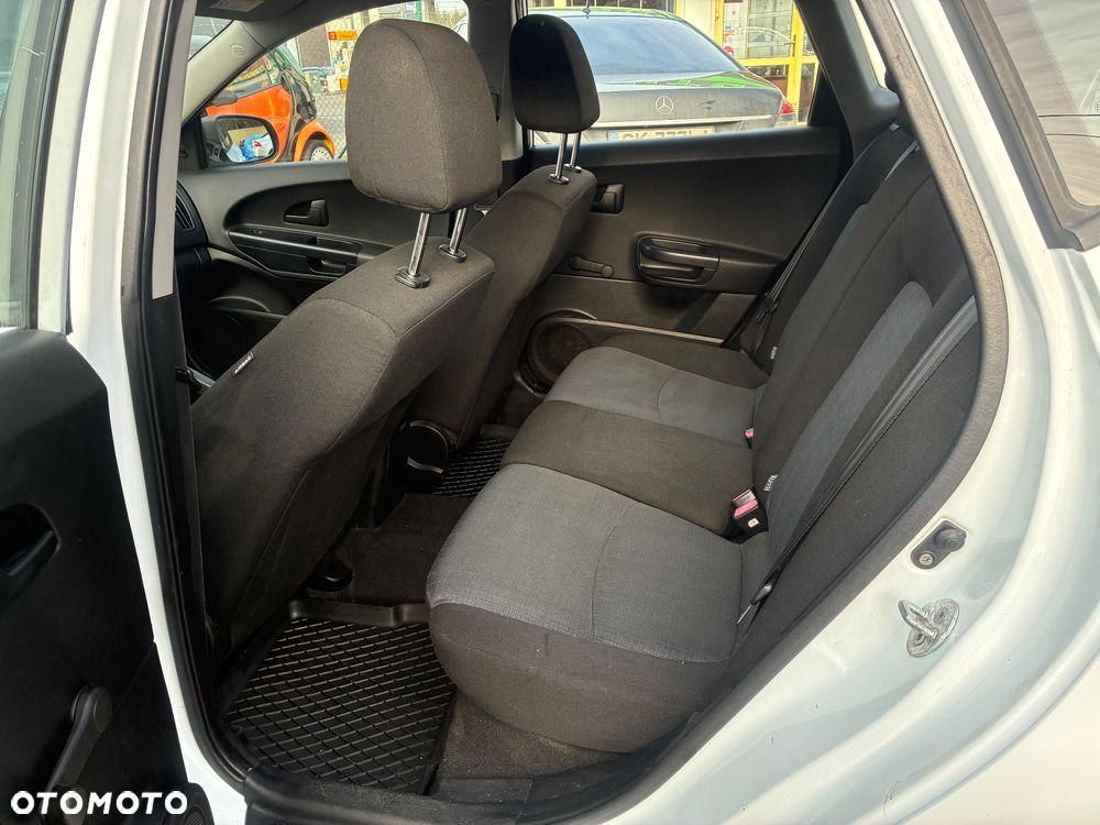 Kia Ceed 1.6 Crdi M - 12