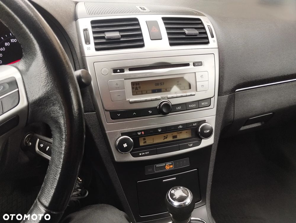 Toyota Avensis 2.0 D-4D Active - 8