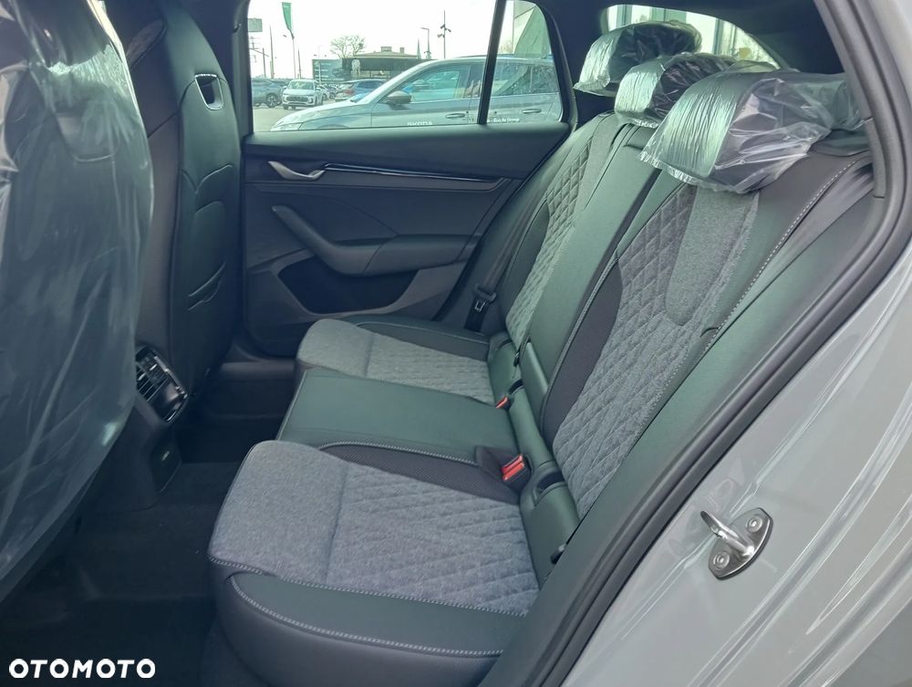 Skoda Octavia 1.5 TSI mHEV Sportline DSG - 4