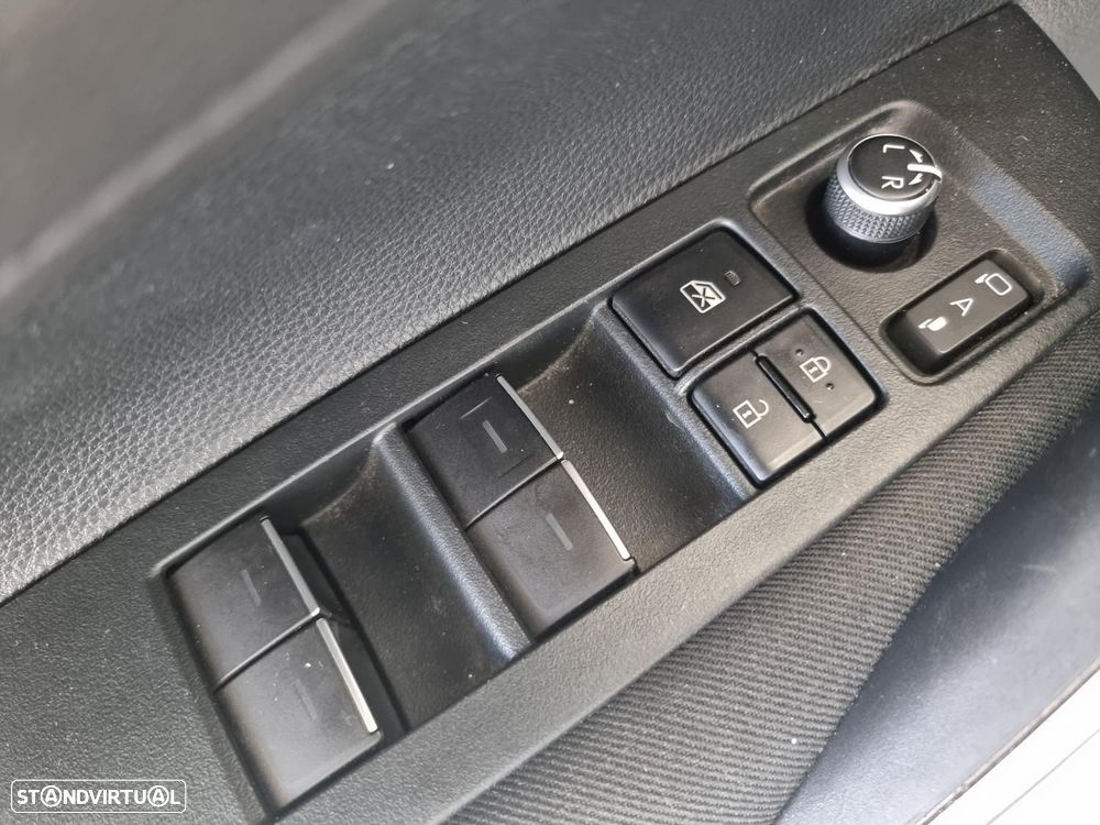 Toyota Corolla 1.8 Hybrid Comfort - 19