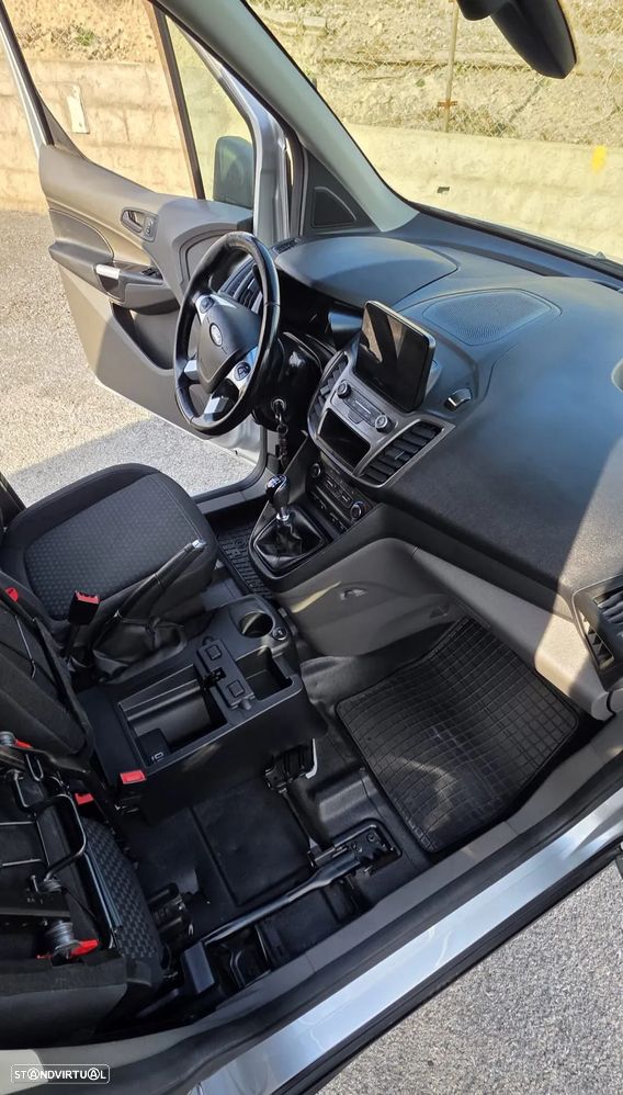 Ford Transit Connect - 14