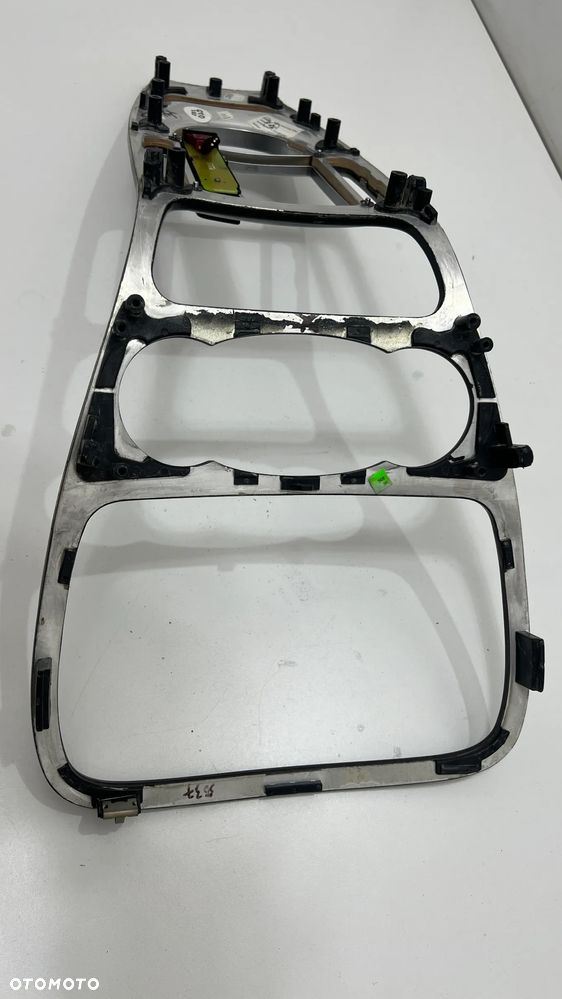 Ramka środkowa konsoli panel dekor drewno Mercedes SL R230 W230 SL500 SL350 - 23