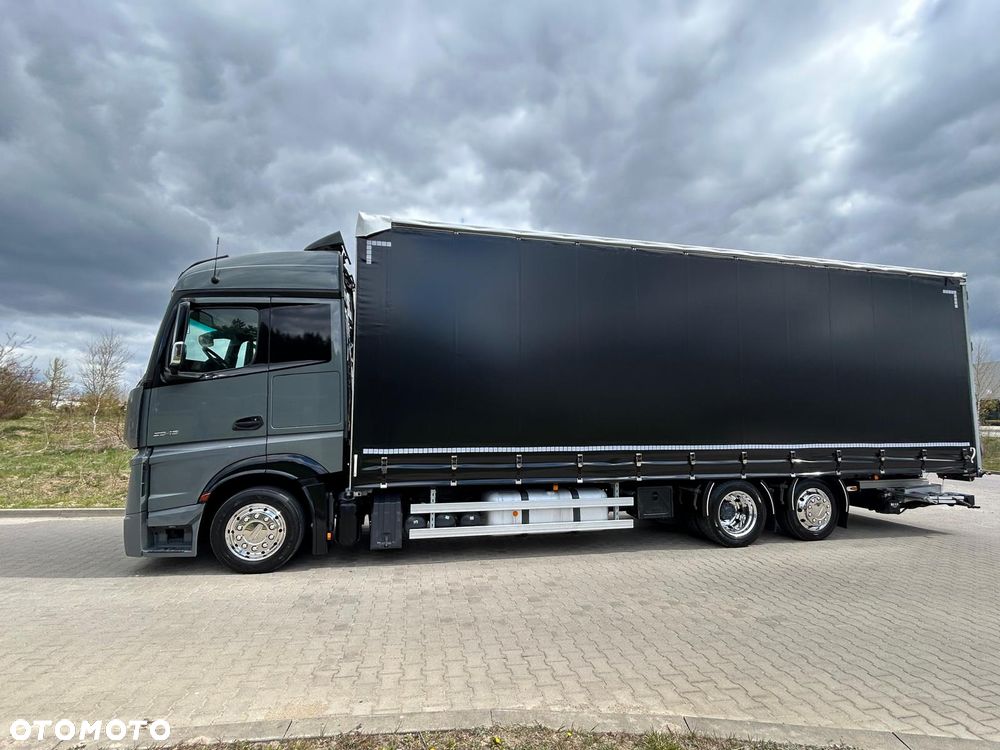 Mercedes-Benz Actros - 7