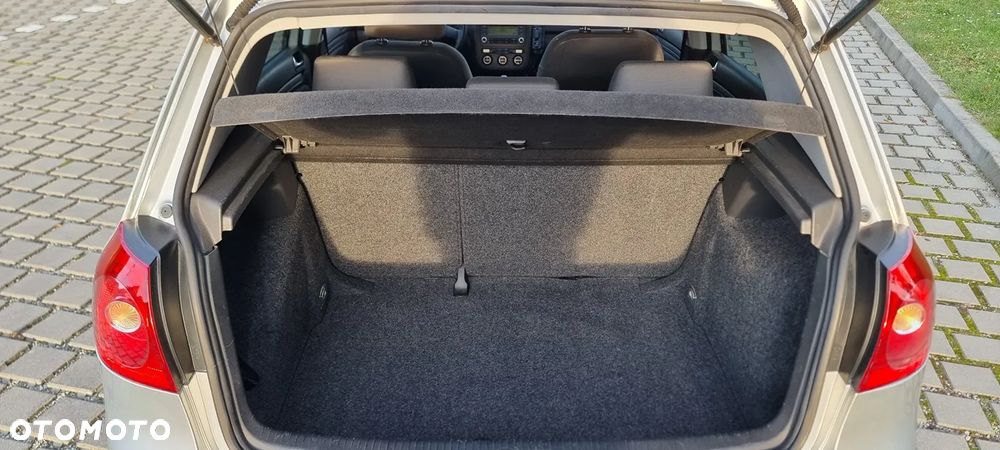 Volkswagen Golf 1.9 TDI United - 21