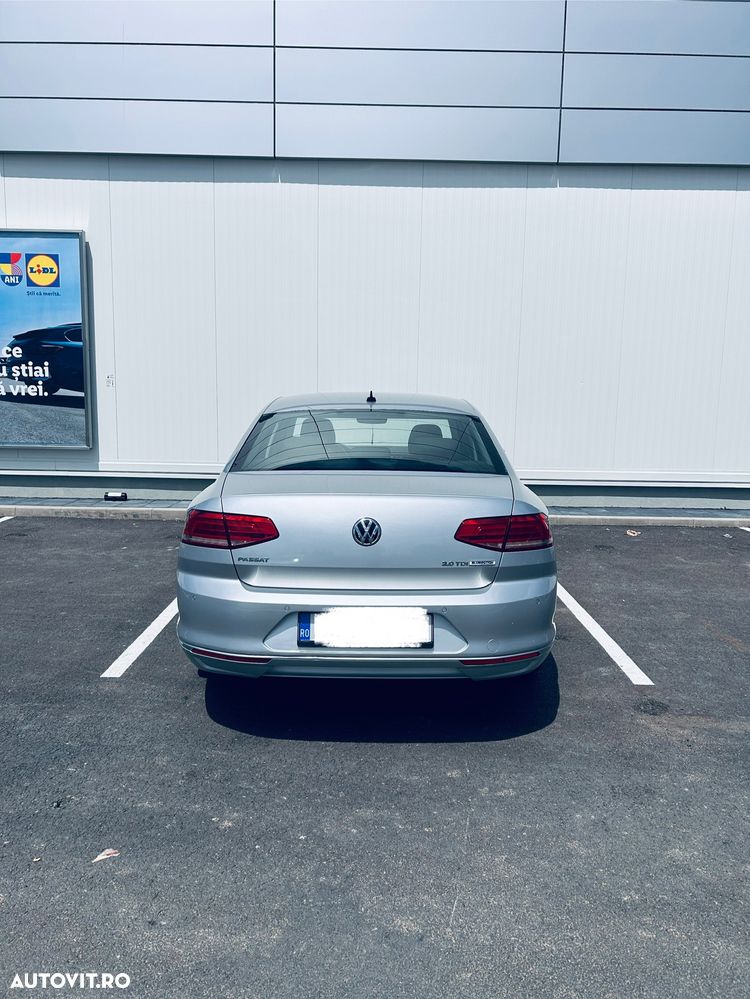 Volkswagen Passat 2.0 TDI Comfortline - 8
