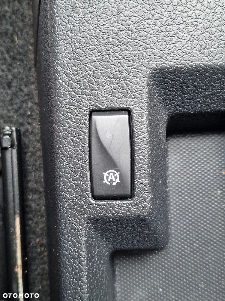 Dacia Logan SCe 75 Essential - 13