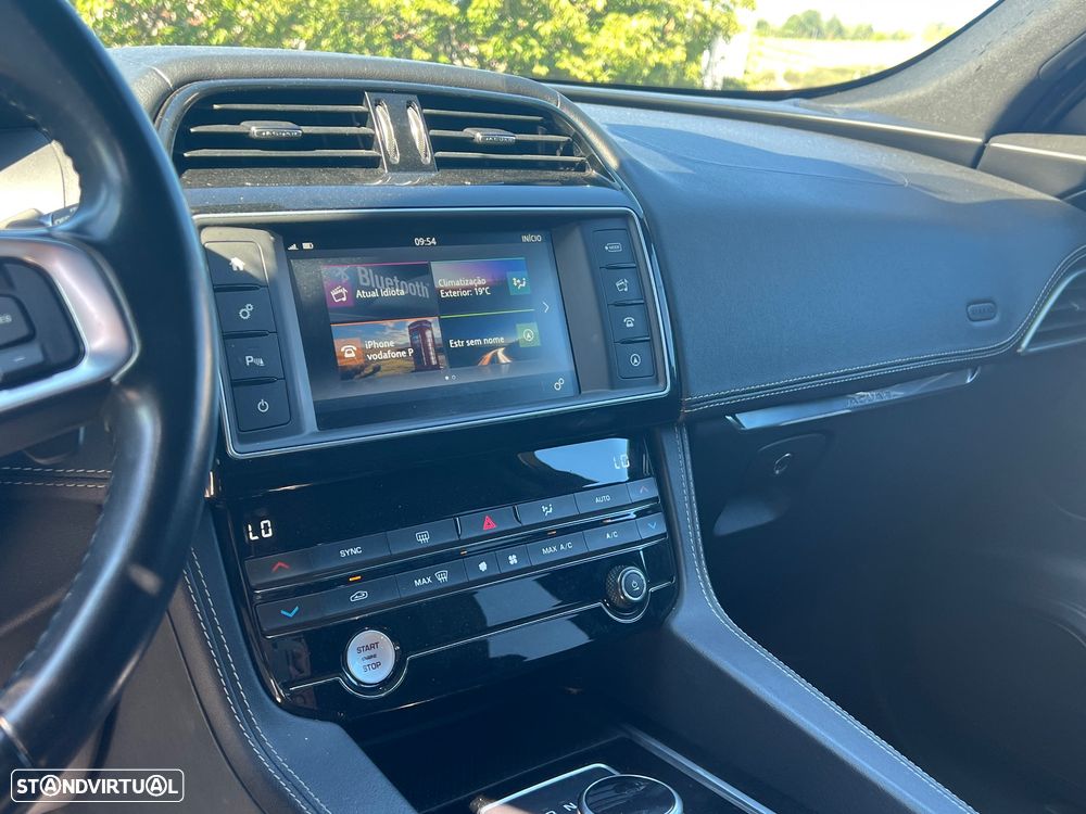 Jaguar F-Pace 2.0 i4D R-Sport AWD Aut. - 11