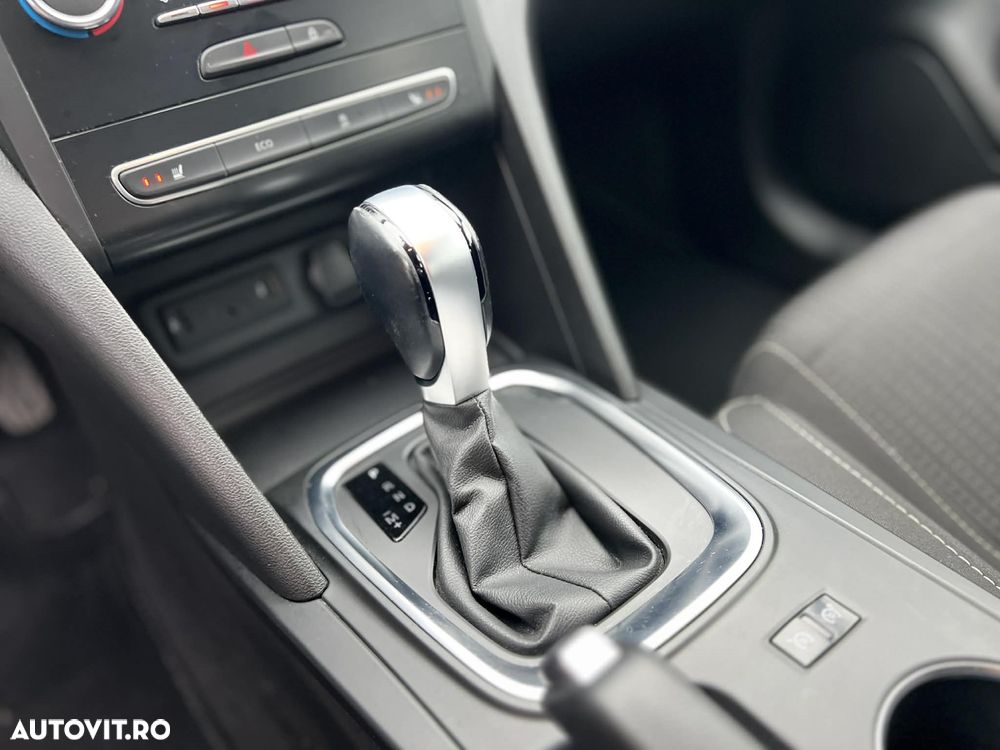 Renault Megane Blue dCi 116 EDC Zen - 11