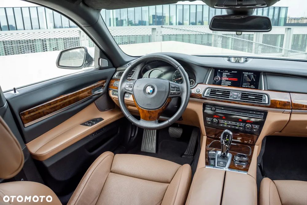 BMW Seria 7 760i L - 33
