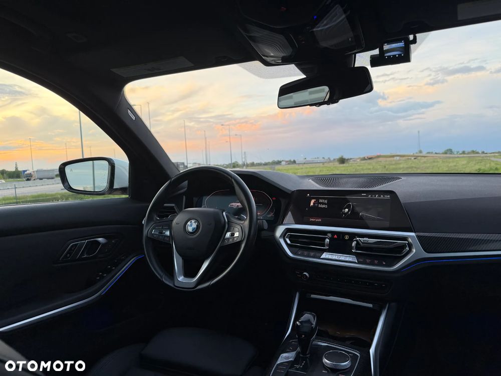 BMW Seria 3 330i Sport Line - 14