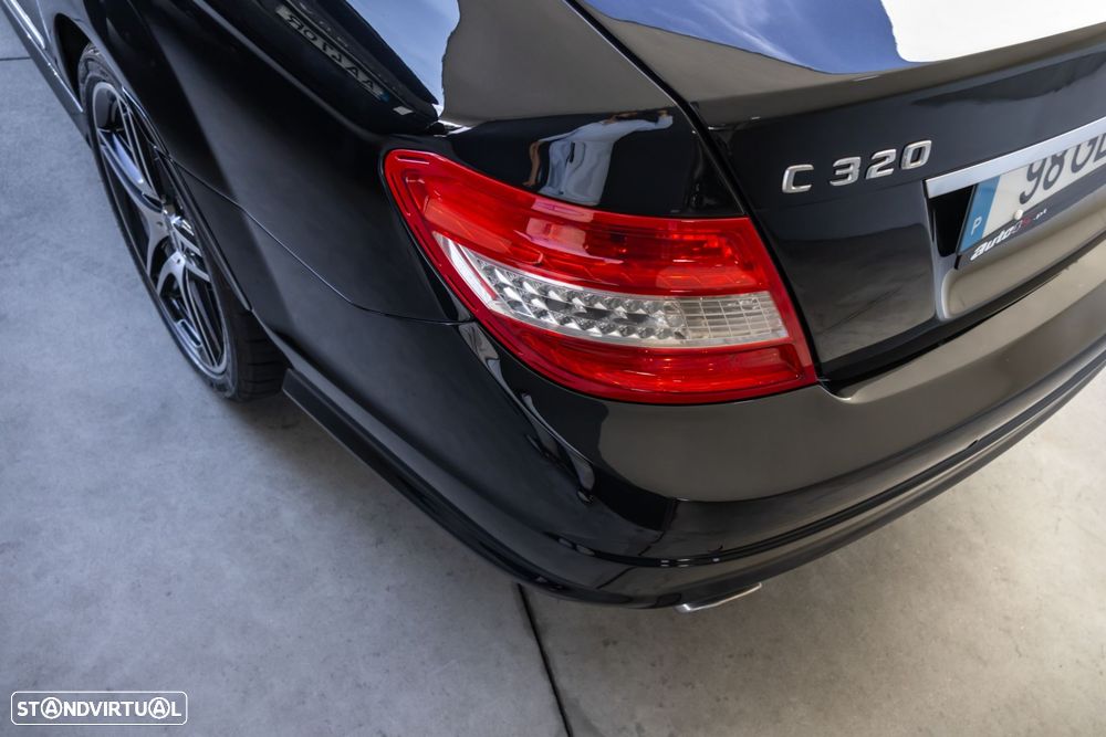 Mercedes-Benz C 320 - 13
