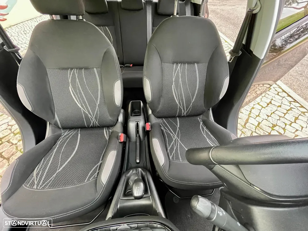 Peugeot 208 1.2 PureTech Access - 32