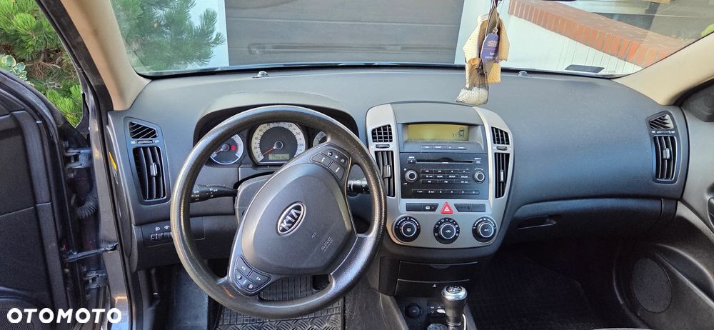 Kia Ceed 1.6 Crdi Comfort + - 5