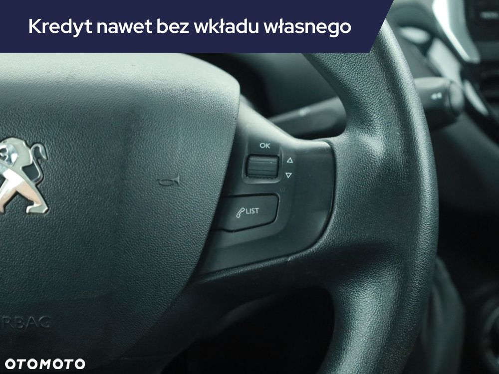 Peugeot 208 - 15