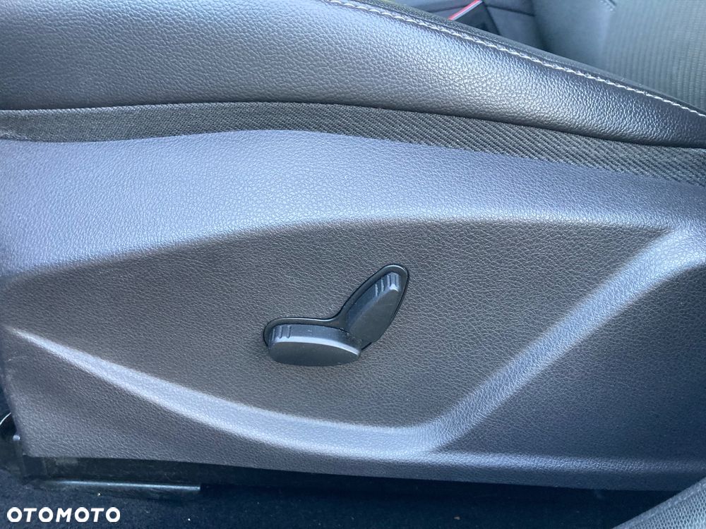 Ford Focus 1.6 EcoBoost Titanium - 19