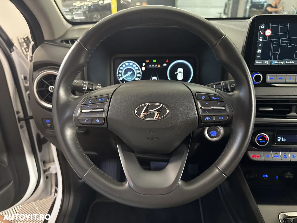Hyundai KONA - 16