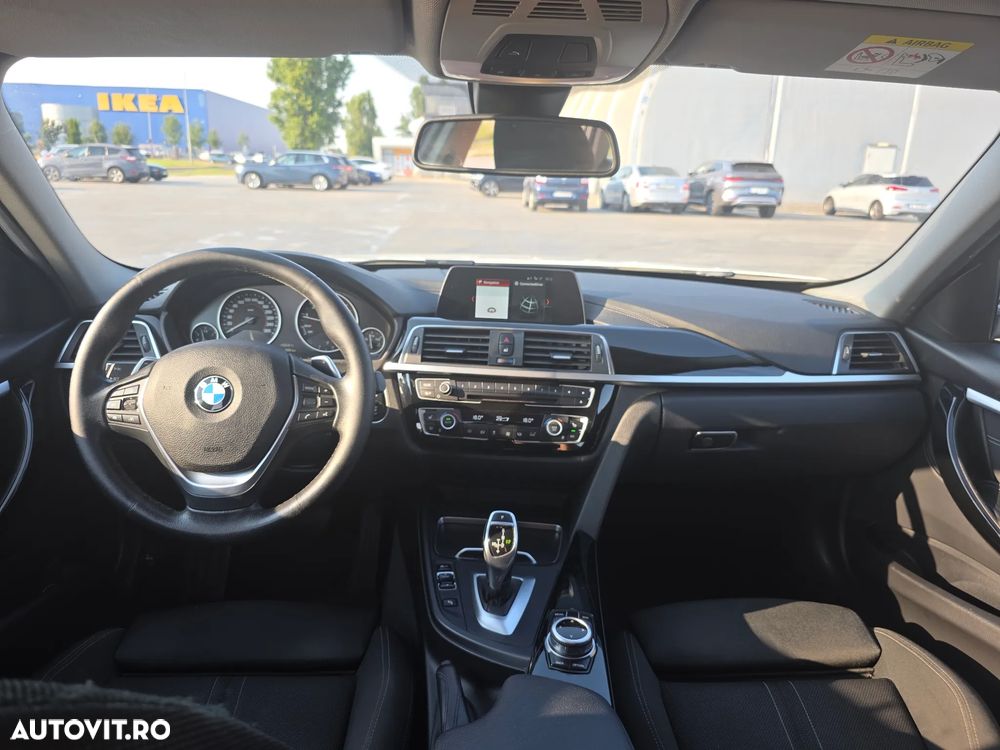 BMW Seria 3 330i xDrive AT Sport Line - 7