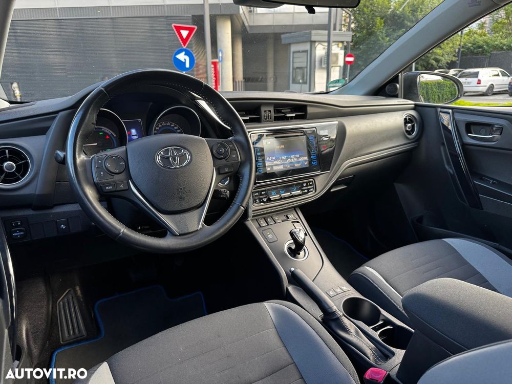 Toyota Auris 1.8 L VVT-i Luna - 5