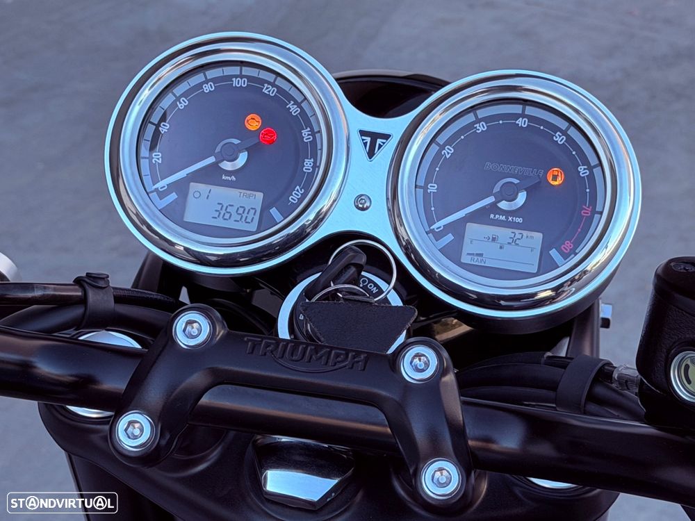 Triumph Bonneville t120 Black - 8