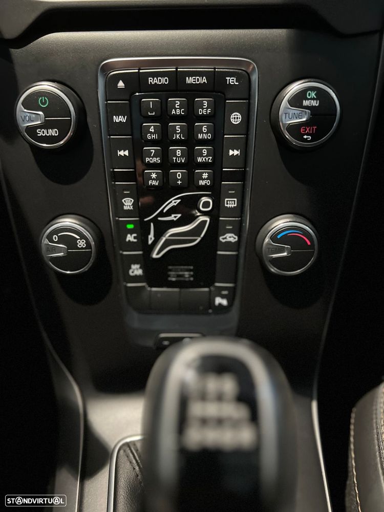 Volvo V40 Cross Country 2.0 D3 - 23