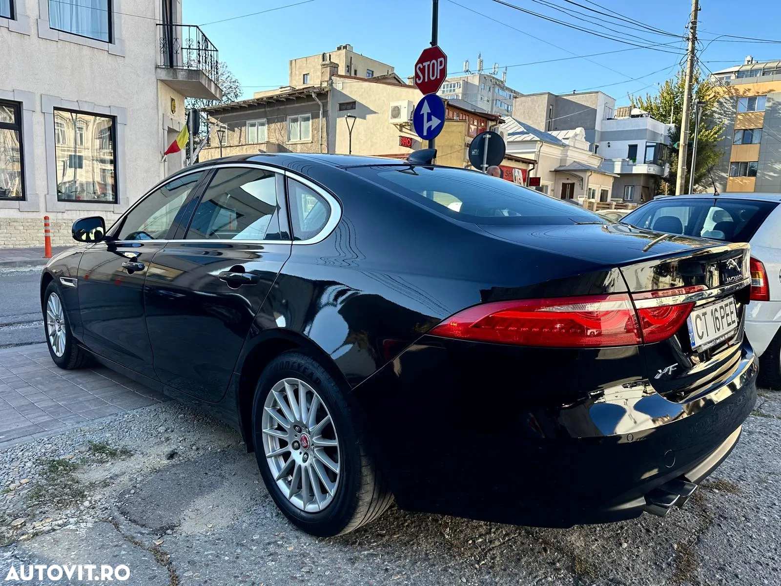 Jaguar XF 20d RWD Prestige - 5