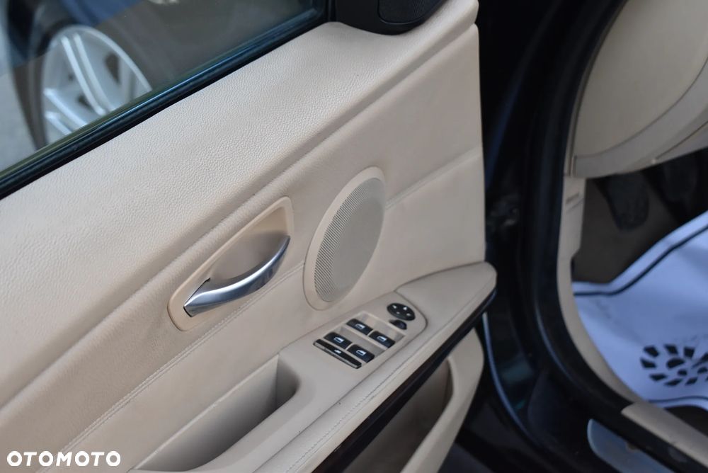 BMW Seria 3 320d - 18